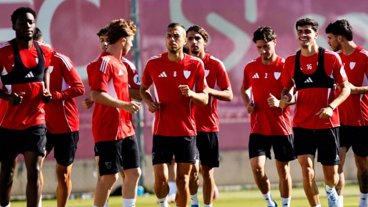 El Sevilla pone en marcha su hoja de ruta para una pretemporada marcada por la reconstrucción