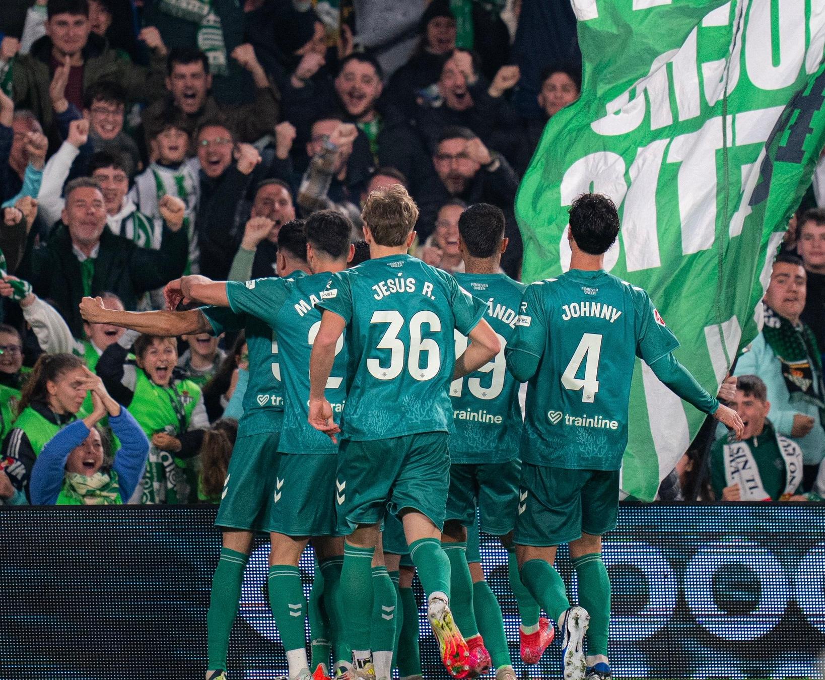 El Betis da un golpe sobre la mesa en la pelea por Europa y cierra una semana perfecta (3-0)