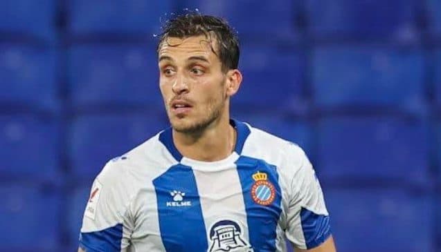 Brian Oliván posible incorporación para la defensa del Sevilla