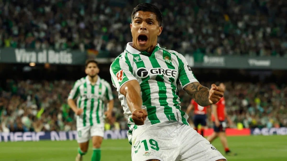 Así está la situación con la delantera del Betis de cara a la próxima temporada 2025-26