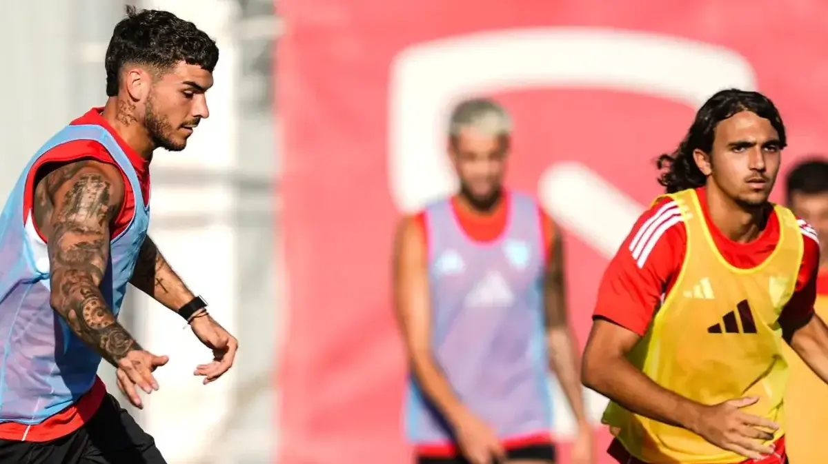 El Sevilla no puede contar con Suazo de momento y se une a las ausencias de Joan Jordán y Nianzou