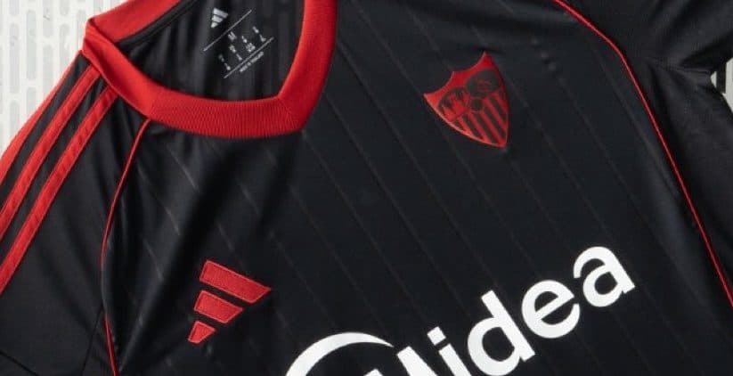 El Sevilla presenta la tercera equipación que usará durante la temporada 2025-26