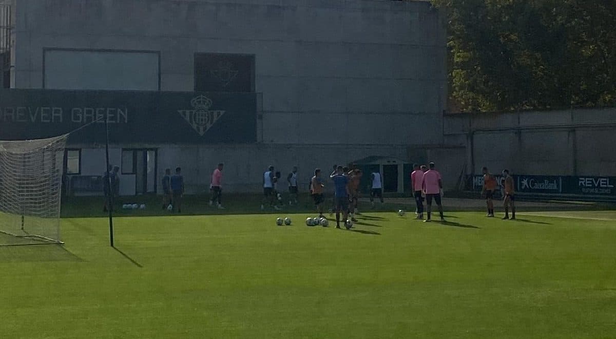 El Betis vuelve a realizar un nuevo entrenamiento con la mente puesta en el inicio de LaLiga.