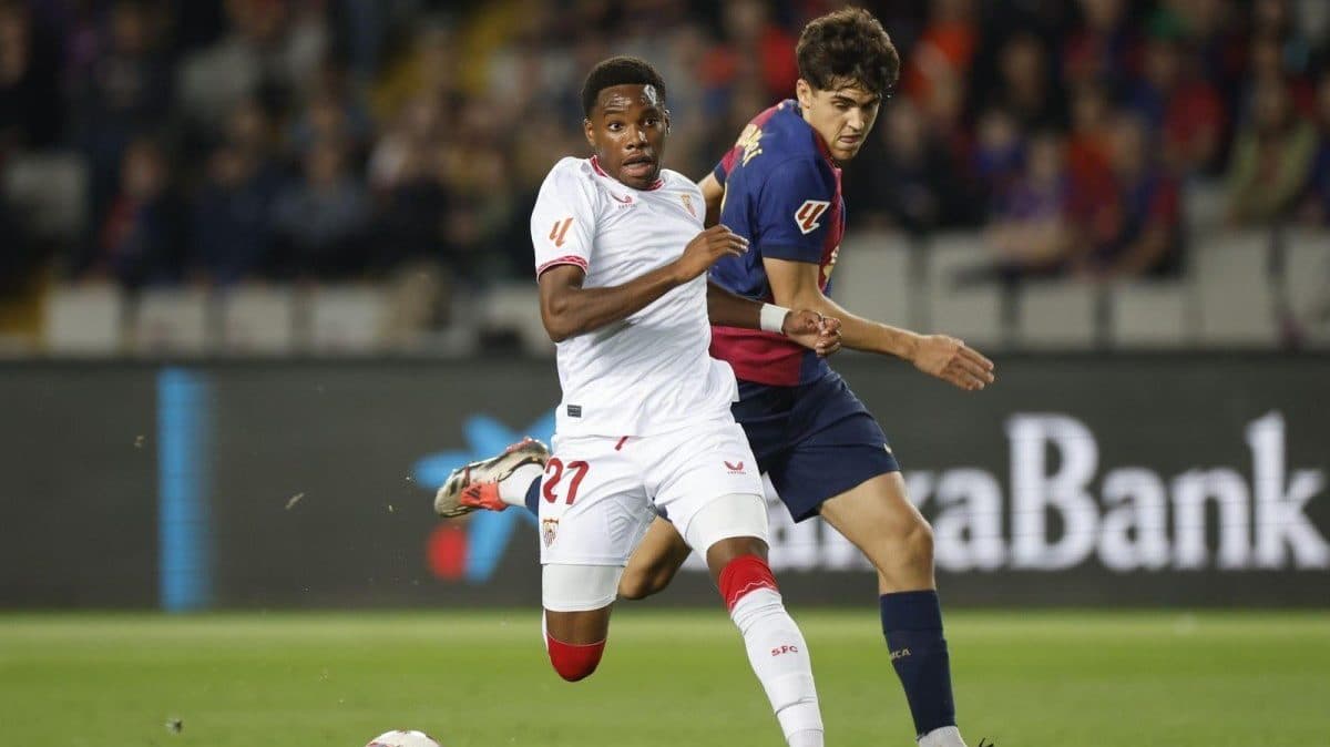 Stanis Idumbo pone rumbo al Mónaco y deja el Sevilla