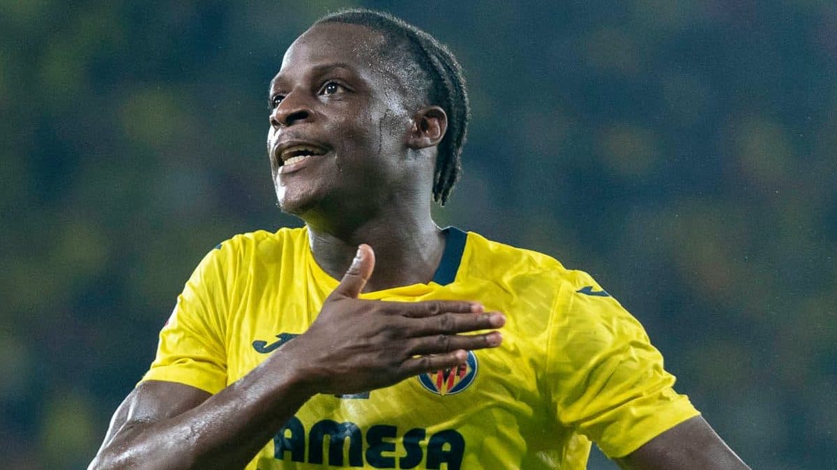 El Betis se interesa en Karl Etta Eyong para reforzar su delantera
