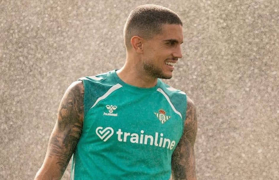 El Betis continúa preparándose para recibir a la Real Sociedad con novedades en la enfermería