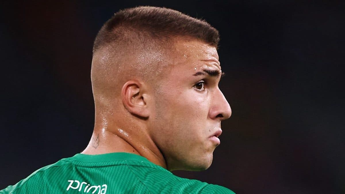Pablo García podría perderse cinco partidos con el Betis, si España consigue llegar a la final