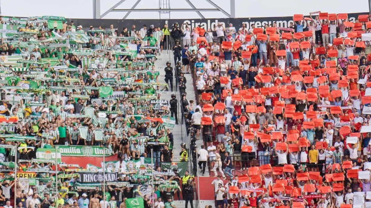 Antiviolencia propone sanciones a 51 aficionados de Betis y Sevilla tras el último derbi
