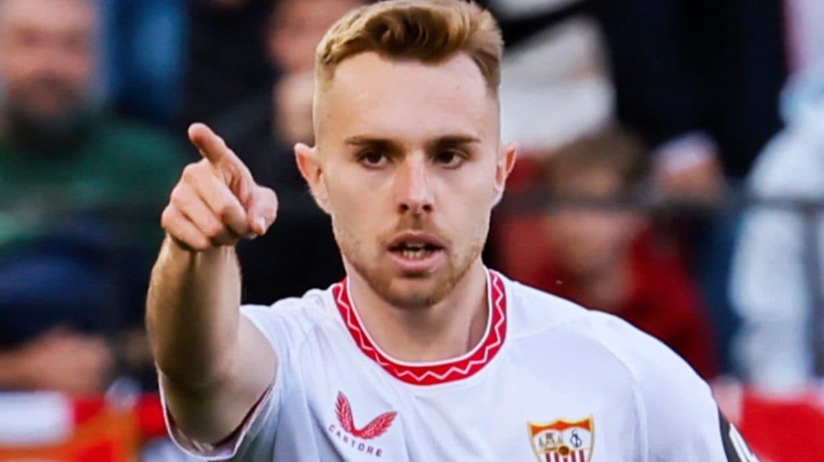 El Sevilla castigado por las cartulinas: Peque tercer jugador que cumple ciclo