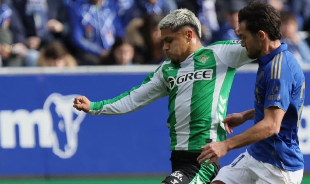 Horario y dónde ver el Betis-Oviedo: ambición europea ante un rival que llega al límite