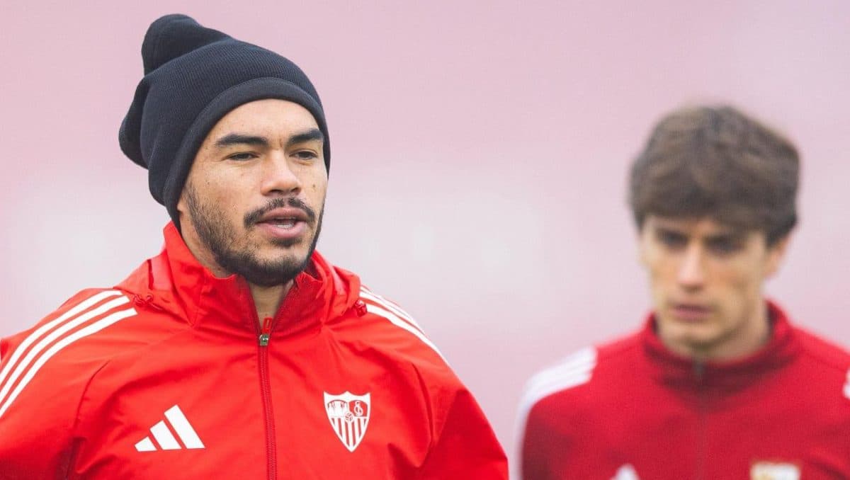 El Sevilla suma un nuevo entrenamiento con Alexis Sánchez y Sow causando baja