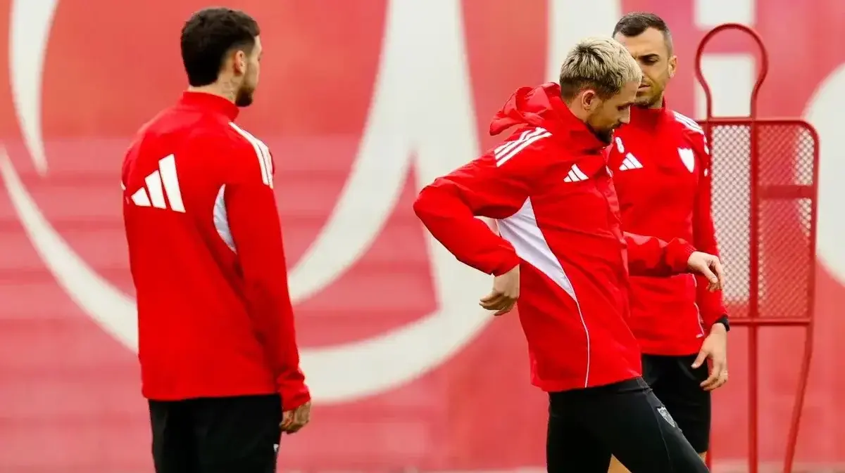 El Sevilla suma el segundo entrenamiento de la semana y Januzaj vuelve a estar presente