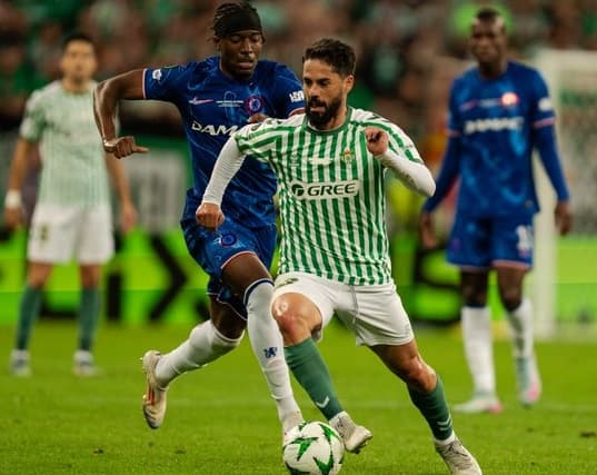La posibilidad del Betis de superar los ingresos de la Conference