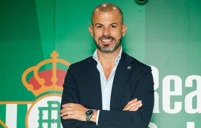 Manu Fajardo agita el mercado verdiblanco: Los futbolistas en los que se está fijando el Betis