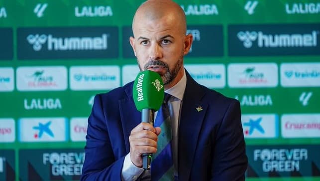 Fajardo rechaza una oferta del Valencia y no planea salir del Betis