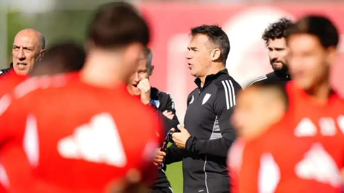 Así fue la charla de Luis García Plaza en el descanso del Sevilla-Atlético: intensidad, presión y resistir