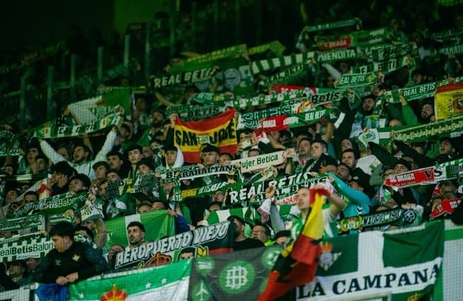 El Betis se queja a la UEFA ante las deficiencias policiales que ha sufrido su afición en Braga