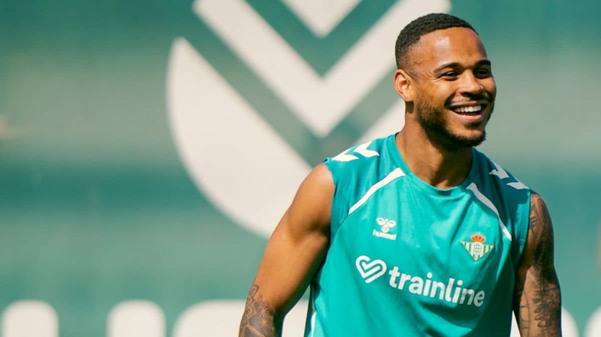 Pellegrini gana alternativas para el duelo clave del Betis ante la Real Sociedad