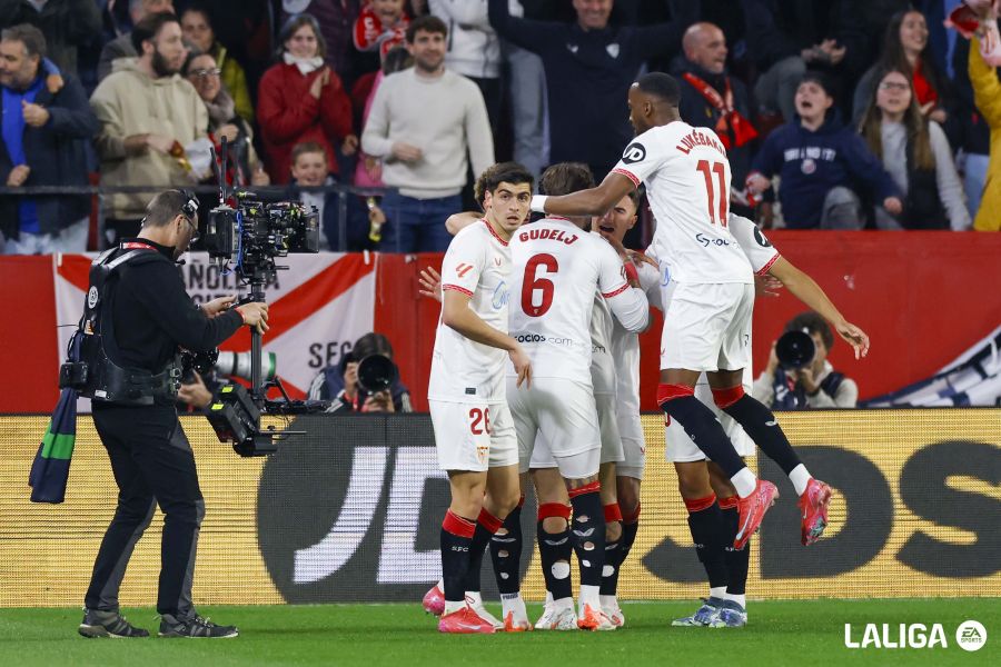 Una pésima segunda mitad condena al Sevilla en Nervión