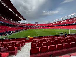 El Sevilla FC lidera el ranking de futbolistas expulsados