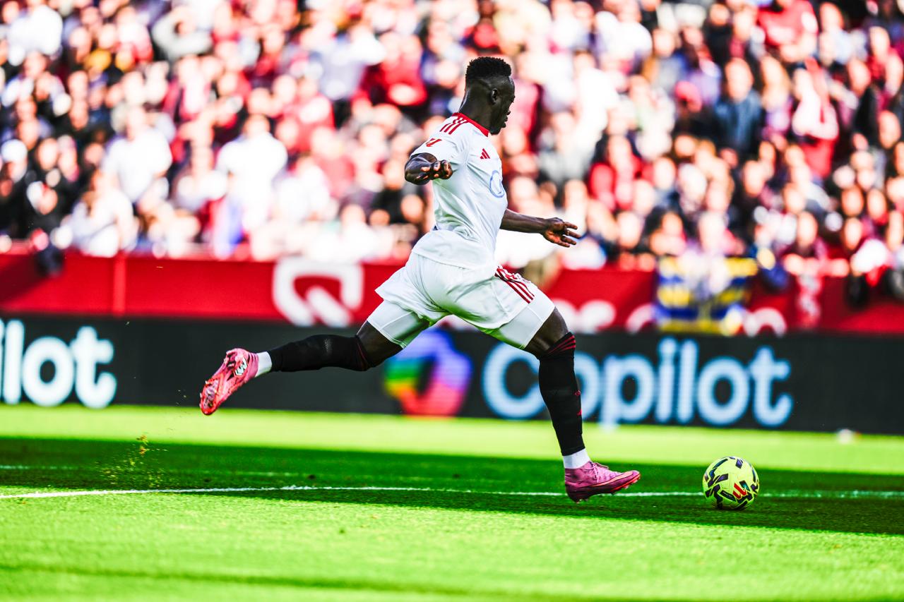El ‘show de Akor' da al Sevilla tres puntos de oro en el último partido del año en Nervión