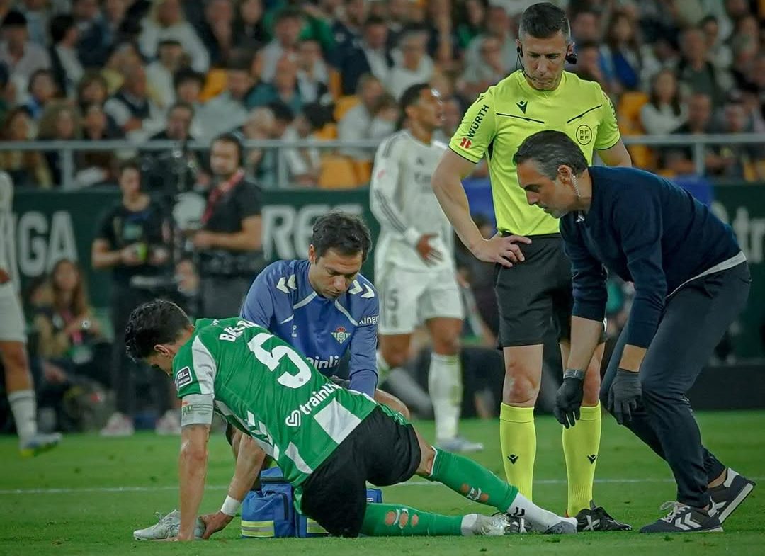 Bartra se perderá las cinco finales que le quedan al Betis por la quinta plaza