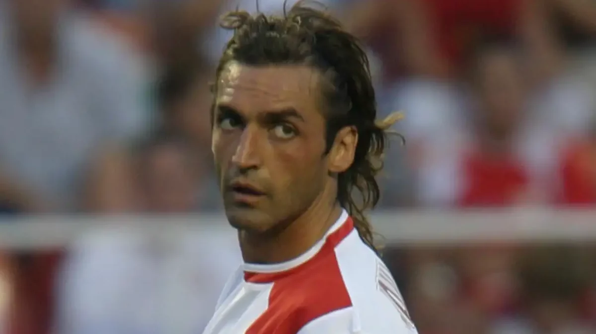 Javi Navarro se suma a la conjura del sevillismo antes de otra final por la permanencia